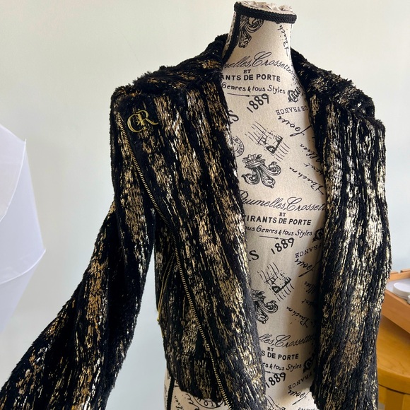 Vintage Gold/Black throw-over by CHARLES & RON is the perfect statement piece!!! - Picture 5 of 6